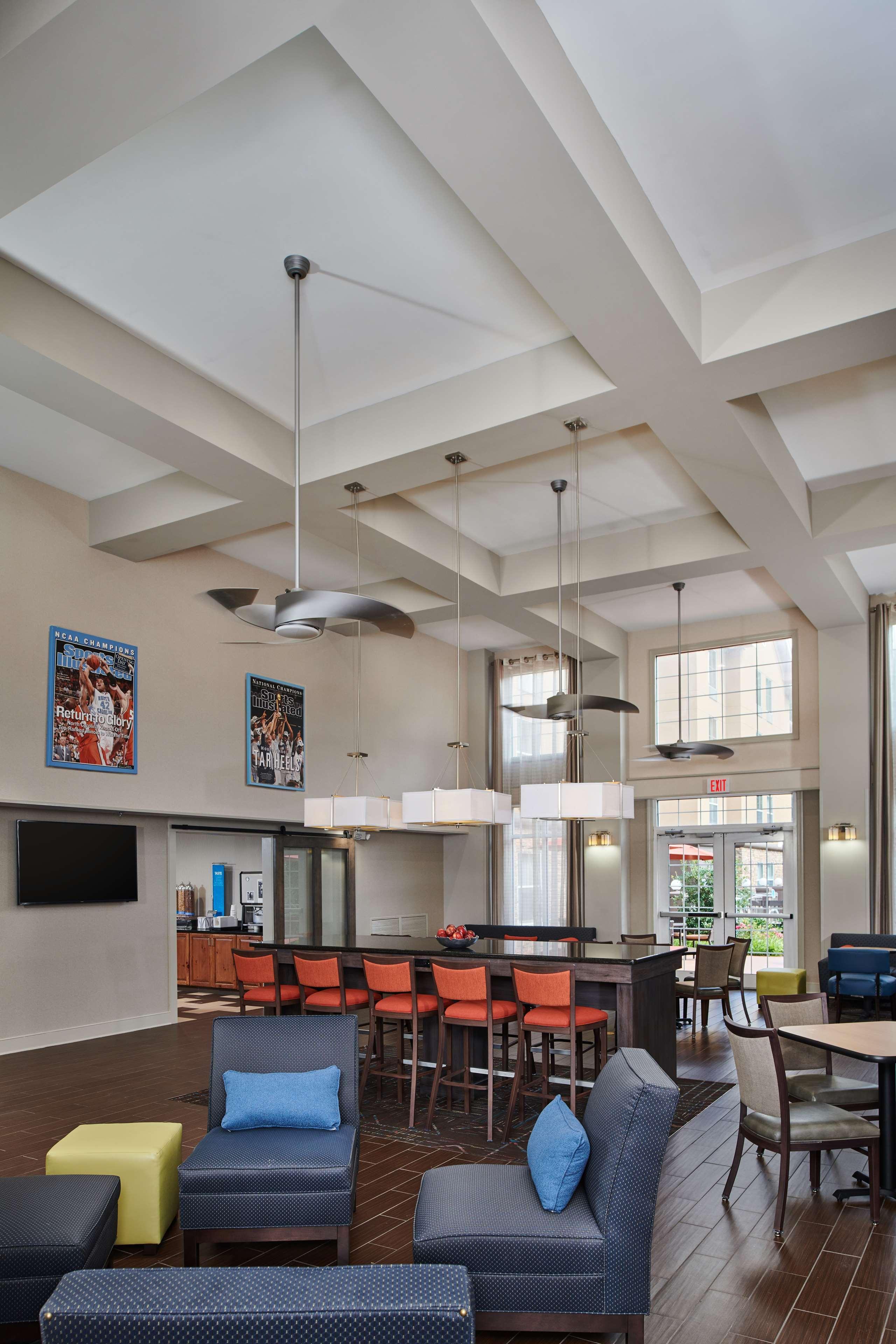 Hampton Inn & Suites Chapel Hill/Durham Exterior foto
