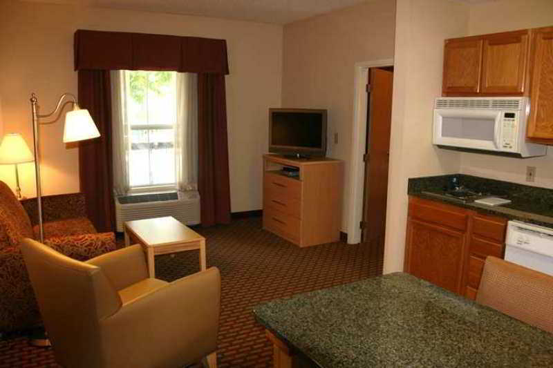 Hampton Inn & Suites Chapel Hill/Durham Habitación foto